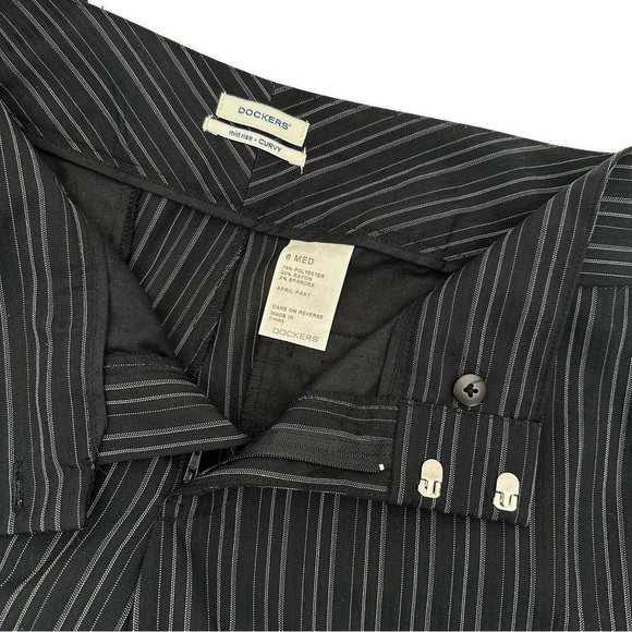 Dockers curvy fit pants. Size 6 - Picture 3 of 6